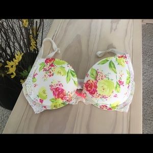 Victoria’s Secret Dream Angels push up 32DD